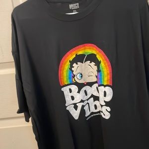 This is a T-shirt that says Boop vibes and it is a size 2 XL it is brand new!!